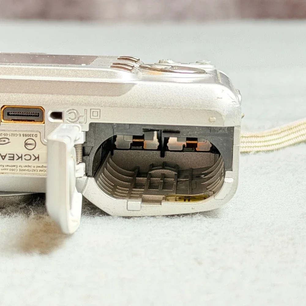 Kodak EasyShare C360 5.0MP Digital Camera Silver 3x Optical Zoom Retro Digicam